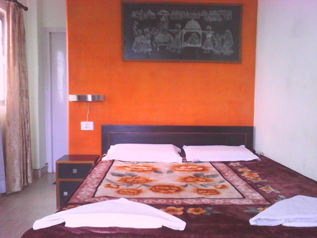 Leela Guest House Варанаси Экстерьер фото