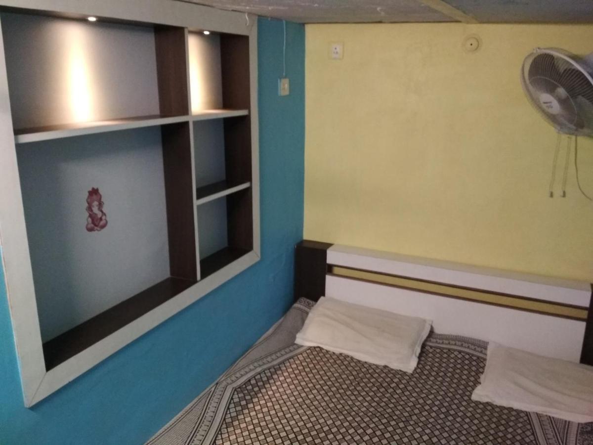 Leela Guest House Варанаси Экстерьер фото